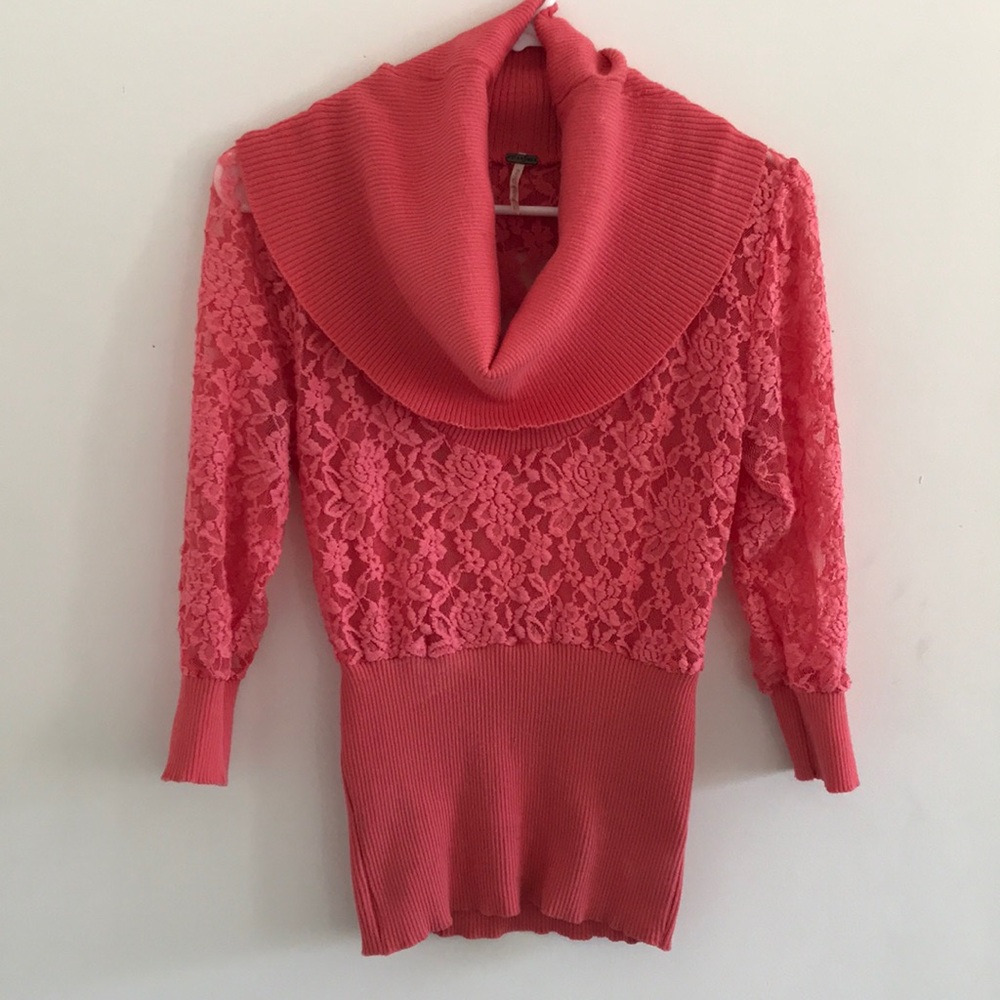 ❤️ Coral lacy cowl neck sweater